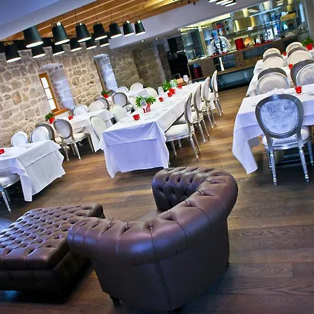 Saints Hills Winery